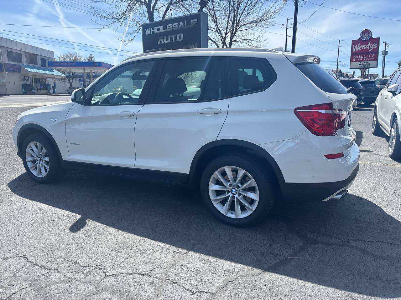 Used 2017 BMW X3 xDrive28i w/ Driving Assistance Package AWD/4WD image 3