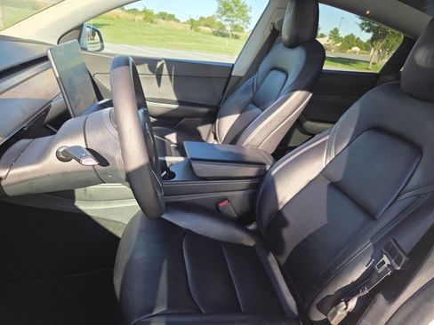 Used 2022 Tesla Model Y Long Range AWD/4WD image 9