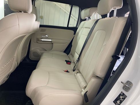 New 2026 Mercedes-Benz GLB 250 4MATIC image 14