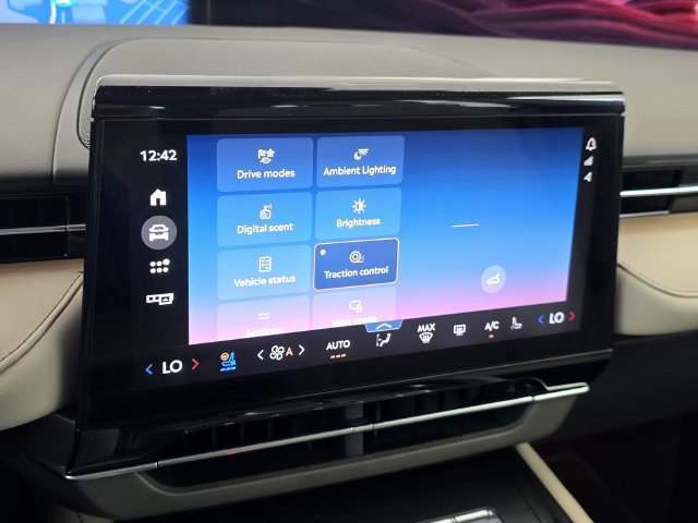Used 2025 Lincoln Nautilus Reserve w/ Jet Appearance Package AWD/4WD image 21