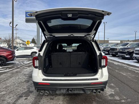 Used 2025 Ford Explorer ST image 5