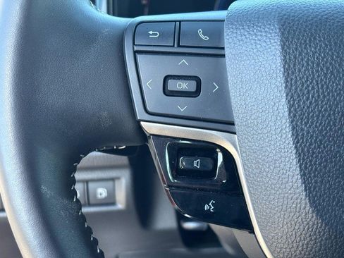 Used 2025 Toyota Camry SE image 17