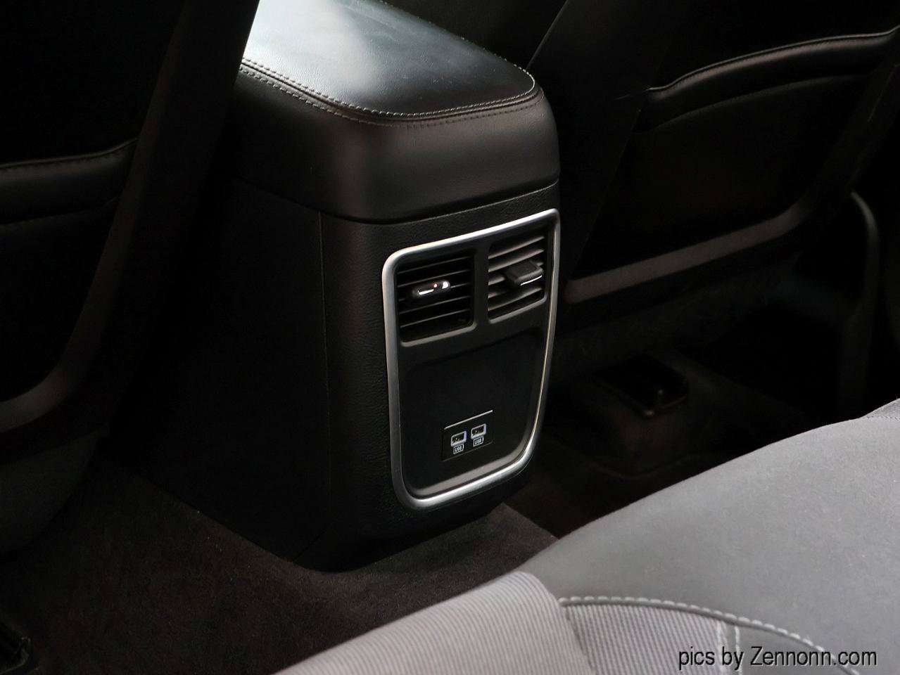 Used 2016 Dodge Charger SXT w/ Rallye Group RWD image 15