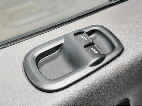 Used 2024 Ford E-Transit Low Roof RWD image 7