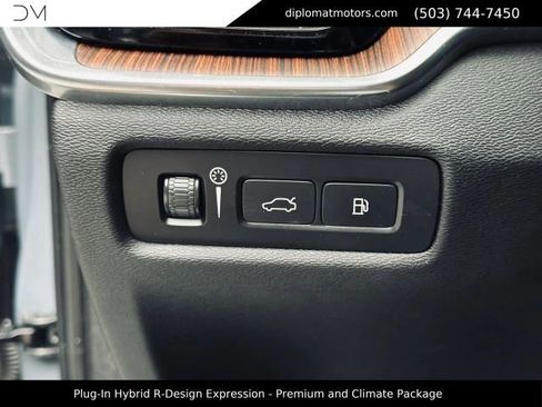 Used 2022 Volvo S60 T8 R-Design Expression w/ Premium Package AWD/4WD image 32