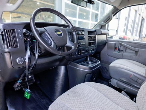 Used 2021 Chevrolet Express 3500 w/ Power Convenience Package image 9