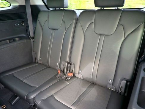 Used 2025 Kia Sorento S w/ Panoramic Sunroof Package image 21