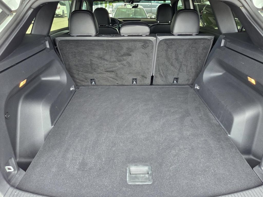 Used 2021 Volkswagen Atlas Cross Sport SE w/ Panoramic Sunroof Package FWD image 15