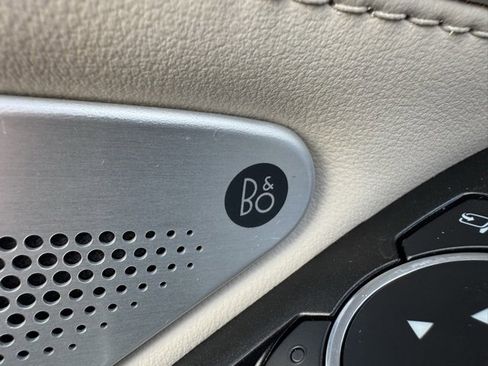 Used 2020 Ford Explorer Platinum w/ Premium Technology Package image 18