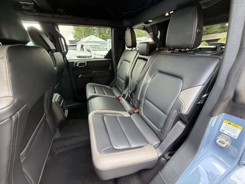 Used 2025 Ford Bronco Outer Banks w/ Sasquatch Package AWD/4WD image 13