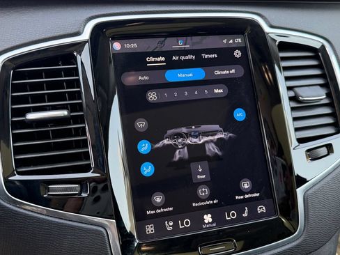 Certified 2025 Volvo XC90 T8 Plus AWD/4WD image 34