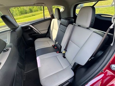 Used 2018 Toyota RAV4 Limited AWD/4WD image 14