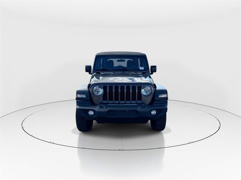Used 2022 Jeep Wrangler Unlimited Sport image 3