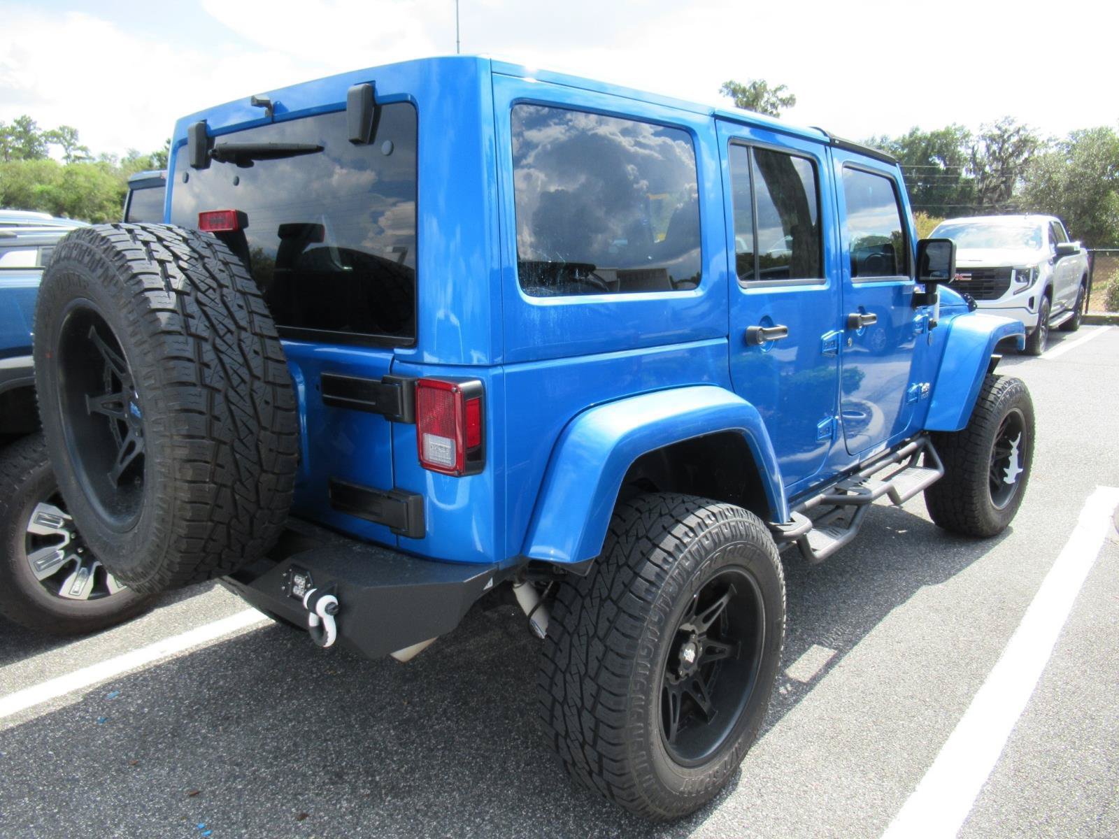 Used 2014 Jeep Wrangler Unlimited Sahara AWD/4WD image 3
