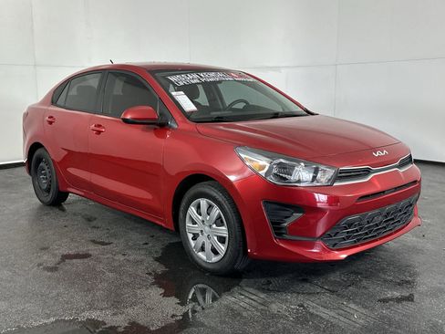 Used 2023 Kia Rio S image 2
