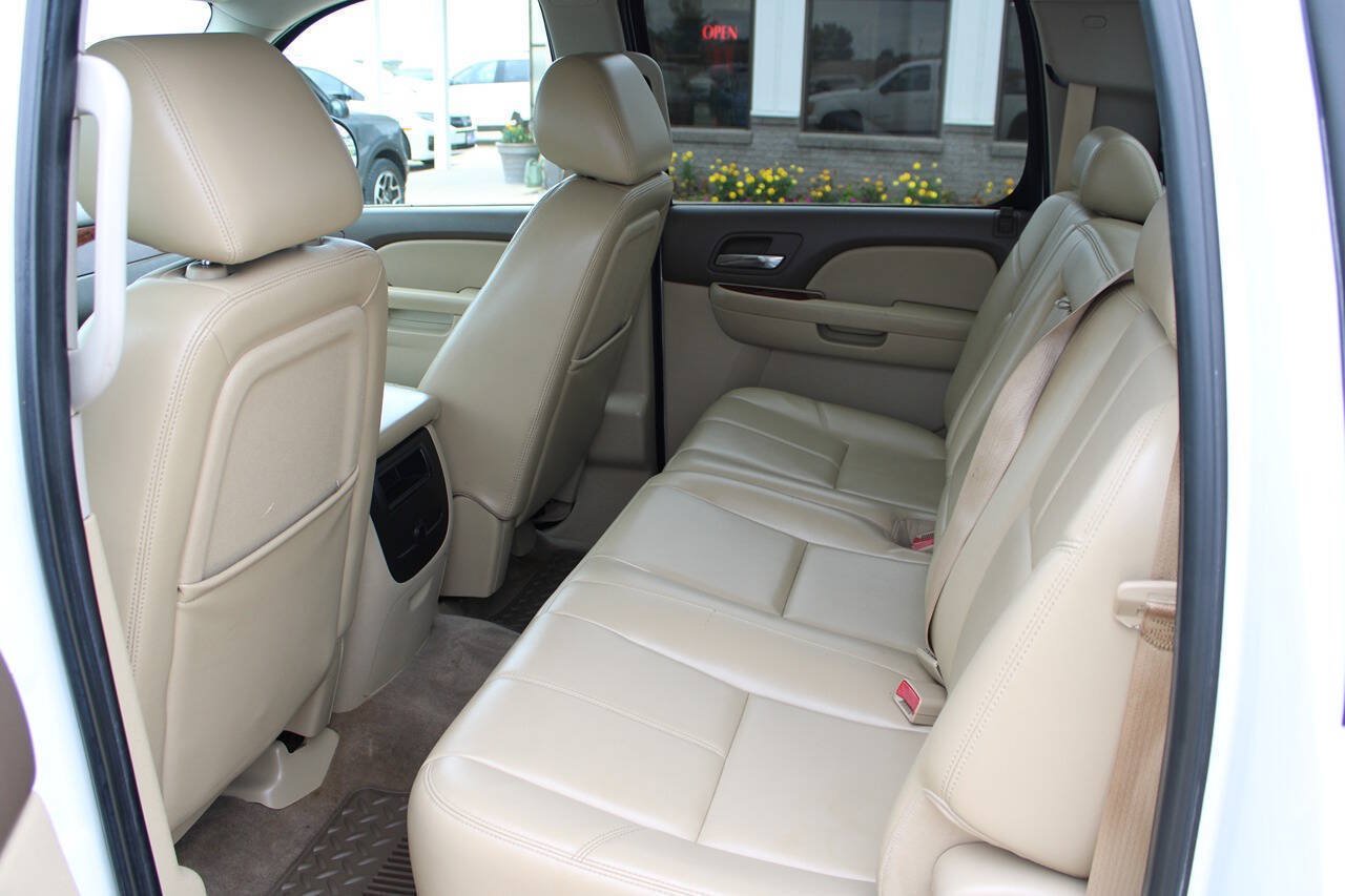 Used 2010 GMC Sierra 1500 SLT w/ Max Trailering Pack AWD/4WD image 10