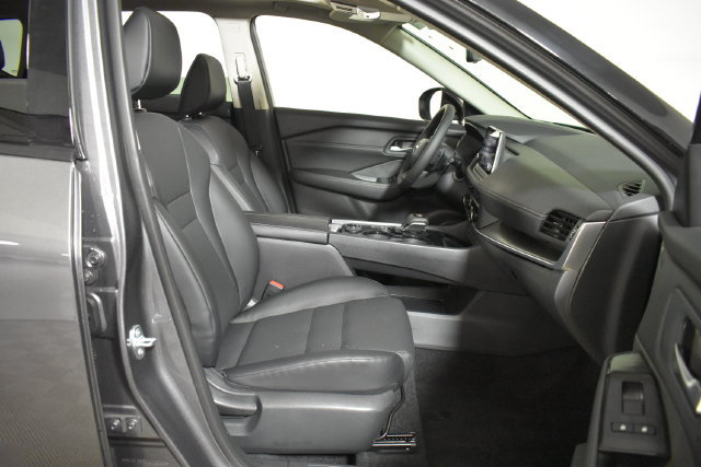 Certified 2026 Nissan Rogue Dark Armor AWD/4WD image 34