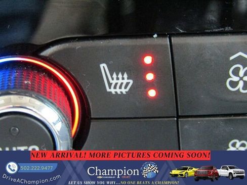 Used 2020 Buick Enclave Essence w/ Sound and Sites Package FWD image 17