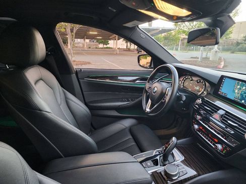 Used 2018 BMW 530i RWD image 40