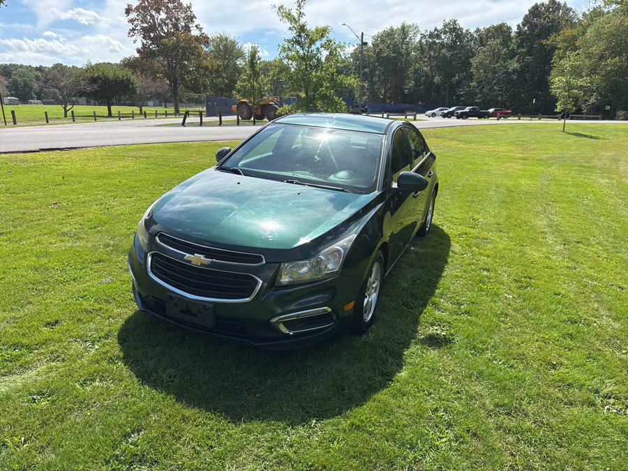 Used 2015 Chevrolet Cruze LT w/ Technology Package FWD image 6