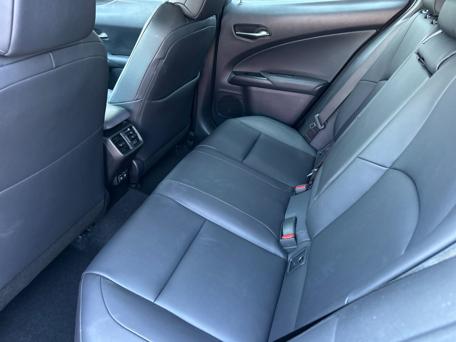 Used 2019 Lexus UX 200 w/ Premium Package FWD image 12
