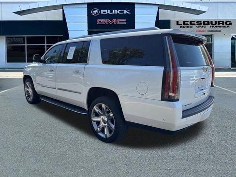 Used 2017 Cadillac Escalade ESV Luxury image 5