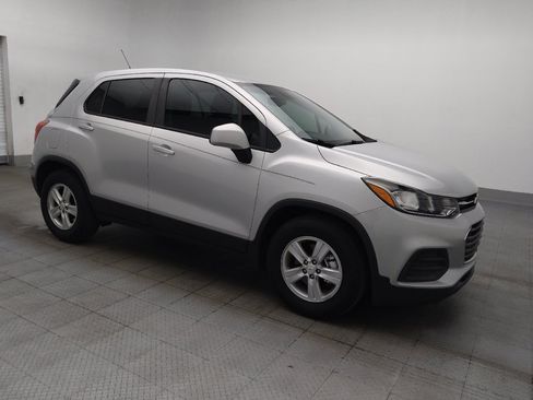 Used 2021 Chevrolet Trax LS w/ Tint and Cruise Package FWD image 11