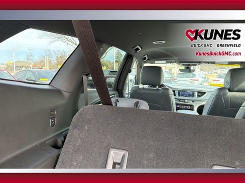 Used 2024 Buick Enclave Premium image 38