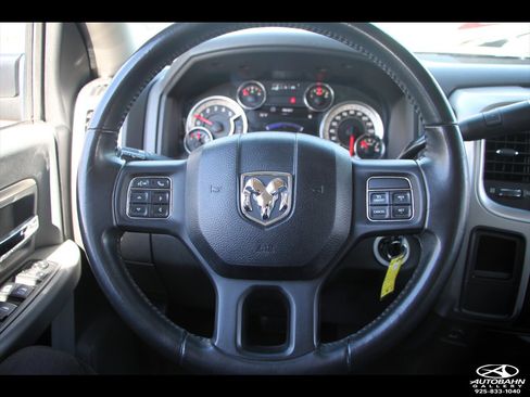 Used 2017 RAM 2500 SLT w/ Luxury Group image 11