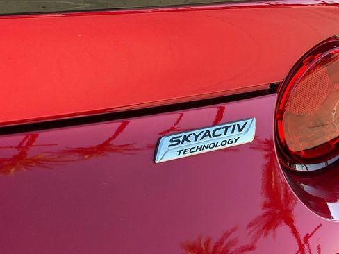 Used 2018 MAZDA MX-5 Miata RF Club image 12