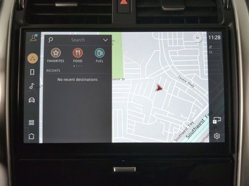 Certified 2025 Land Rover Discovery Dynamic SE image 24