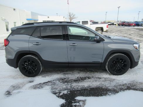 Used 2020 GMC Terrain SLT w/ Preferred Package image 4