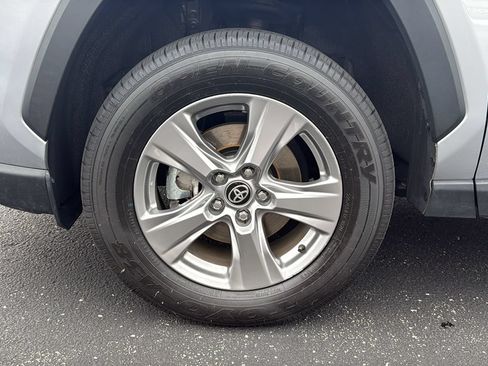 Used 2025 Toyota RAV4 XLE AWD/4WD image 9