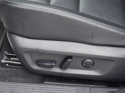 Used 2025 Nissan Rogue SL FWD image 27