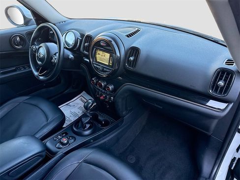 Used 2018 MINI Cooper Countryman w/ Premium Package image 29