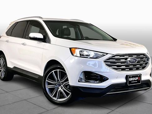 Used 2020 Ford Edge Titanium image 2