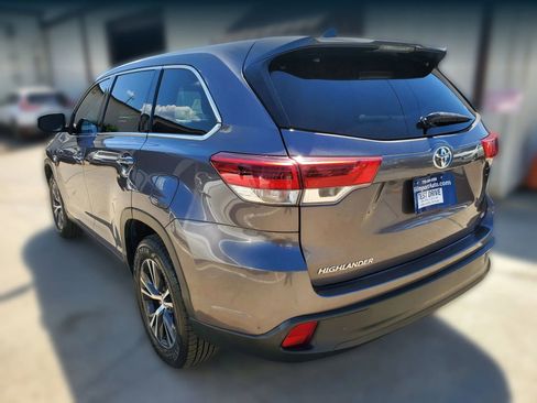 Used 2019 Toyota Highlander Plus image 10