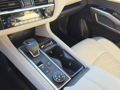 Used 2022 Nissan Pathfinder Platinum w/ Cargo Package image 29