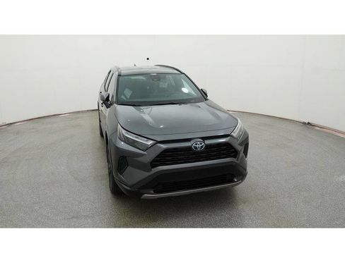 Used 2024 Toyota RAV4 SE AWD/4WD image 18