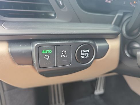 Used 2025 Porsche 911 Carrera GTS image 36