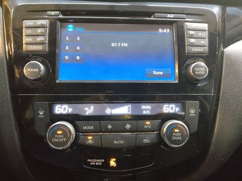 Used 2018 Nissan Rogue Sport SV w/ SV Technology Package FWD image 25