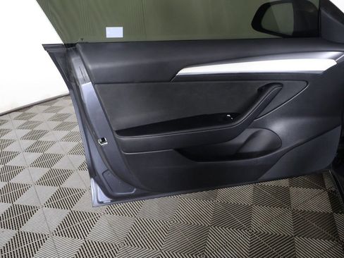 Used 2022 Tesla Model 3 Long Range AWD/4WD image 25