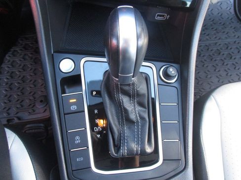 Used 2019 Volkswagen Jetta R-Line image 42