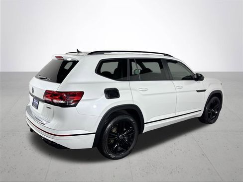 Certified 2022 Volkswagen Atlas SEL R-Line image 7