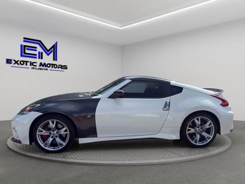 Used 2018 Nissan 370Z NISMO RWD image 2