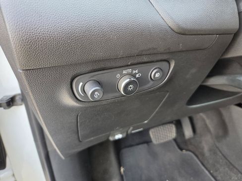 Used 2020 Buick Encore GX Preferred FWD image 17
