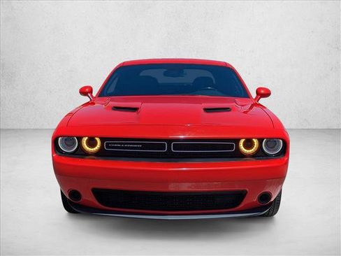 Used 2021 Dodge Challenger SXT RWD image 2