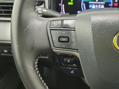 Used 2025 Toyota Camry SE w/ Multimedia Upgrade Package FWD image 23