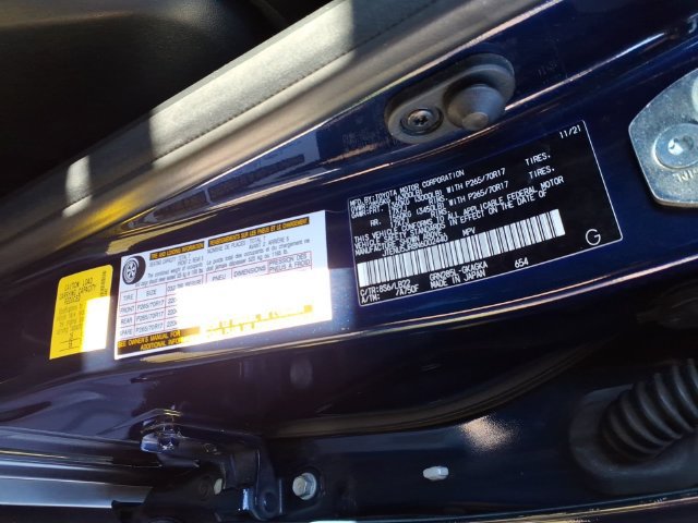 Certified 2022 Toyota 4Runner SR5 Premium w/ Moonroof Package AWD/4WD image 32