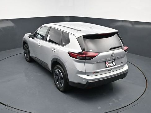 Used 2025 Nissan Rogue SV AWD/4WD image 44